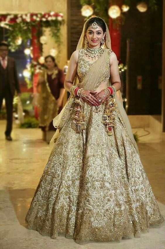 shaadi lehenga designs 2019